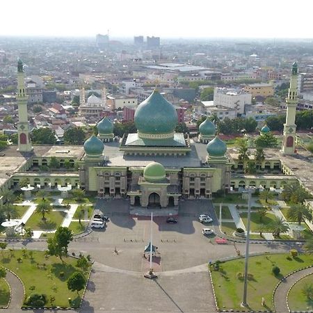 Sabrina Hotel Sisingamangaraja Pekanbaru Bagian luar foto